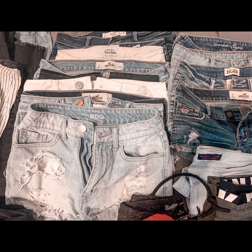 CLOTHES - Picture 2 of 8